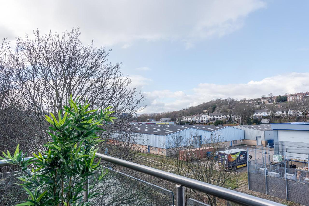 Riverside Balcony Apartment With Parking Just Minutes To Saltaire Shipley (West Yorkshire) Exterior photo